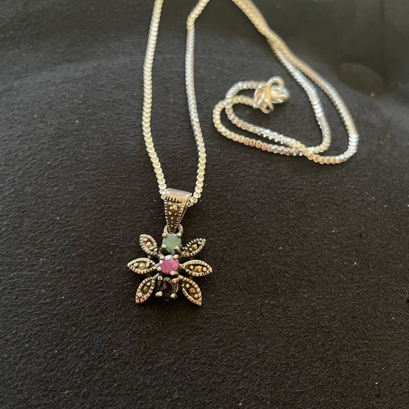 Vtg HandmadeTurkish Sterling Silver Real Ruby, Emerald, Saphire Floral pendant. - Picture 3 of 6